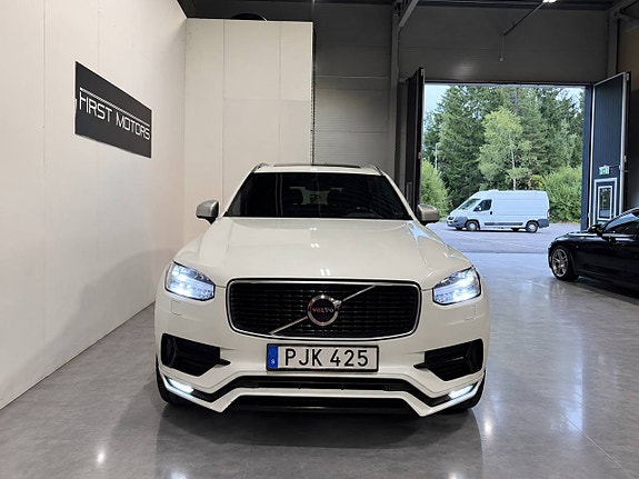 Volvo XC90 3 of 30