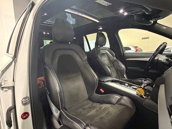 Volvo XC90 19 of 30