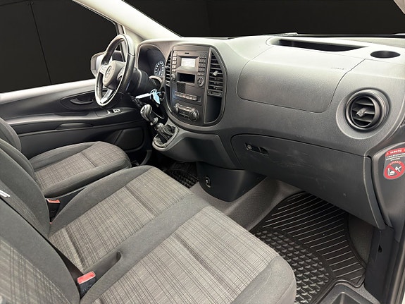 Mercedes-Benz Vito 111 26 of 30