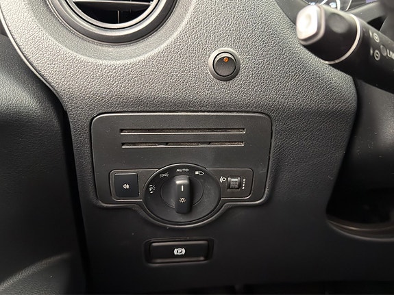 Mercedes-Benz Vito 111 16 of 30