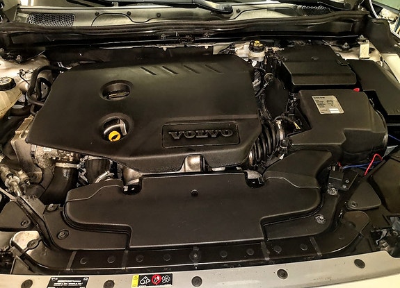 Volvo V40 4 of 6