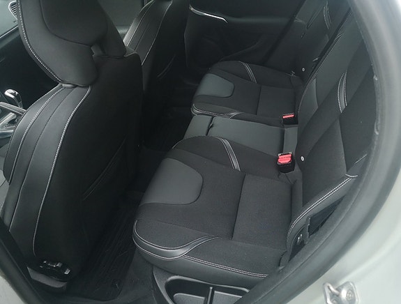 Volvo V40 5 of 6
