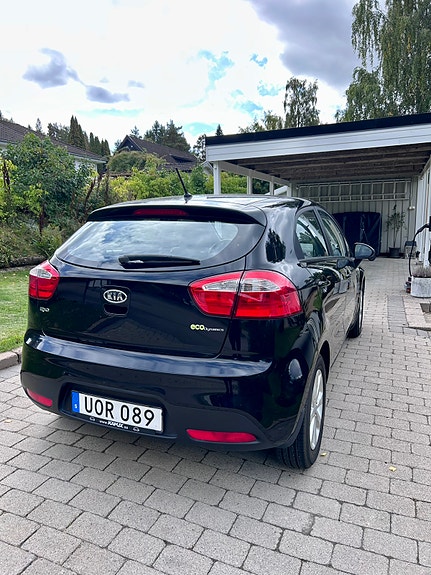Kia Rio 2 of 3