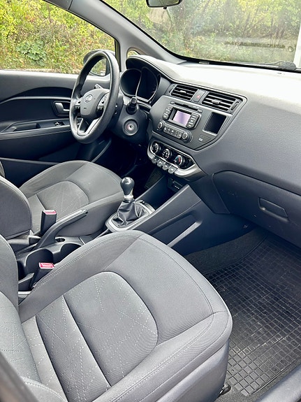 Kia Rio 3 of 3