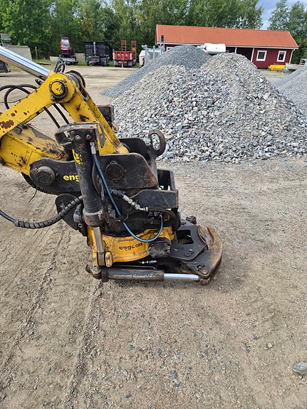 New Holland Kobelco E135 Sr Engcon m grip. 5 of 6