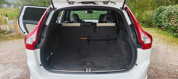 Volvo XC60 6 of 10