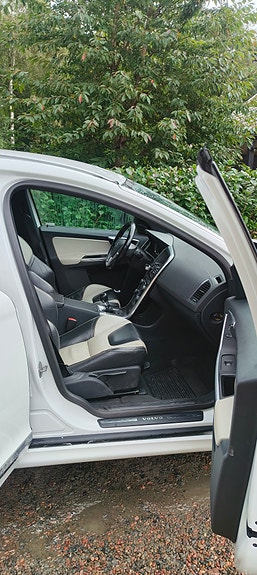 Volvo XC60 8 of 10