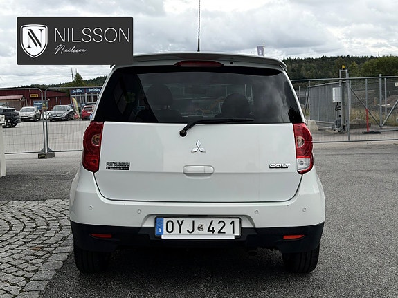 Mitsubishi Colt 8 of 22