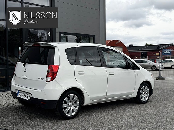 Mitsubishi Colt 11 of 22