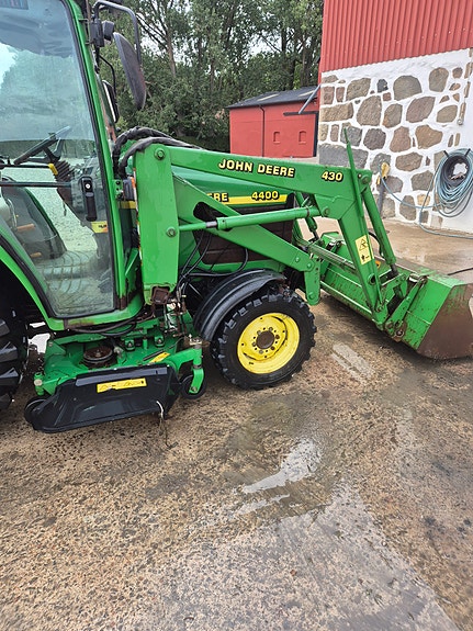 John Deere 4400 3 of 5