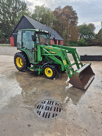 John Deere 4400 2 of 5