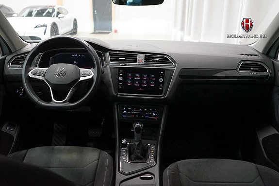 Volkswagen Tiguan 12 of 25