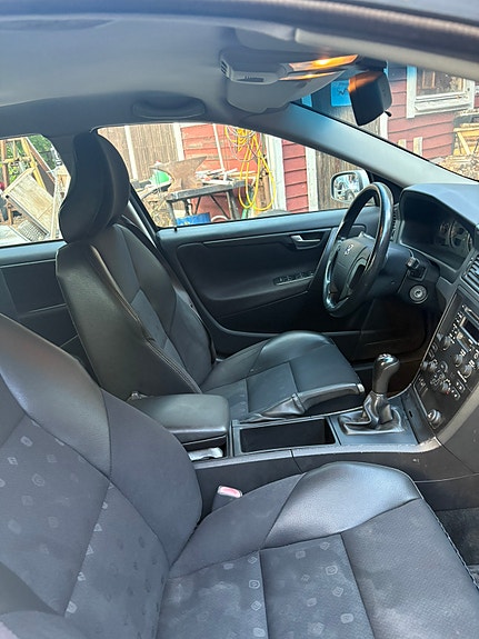 Volvo V70 4 of 10