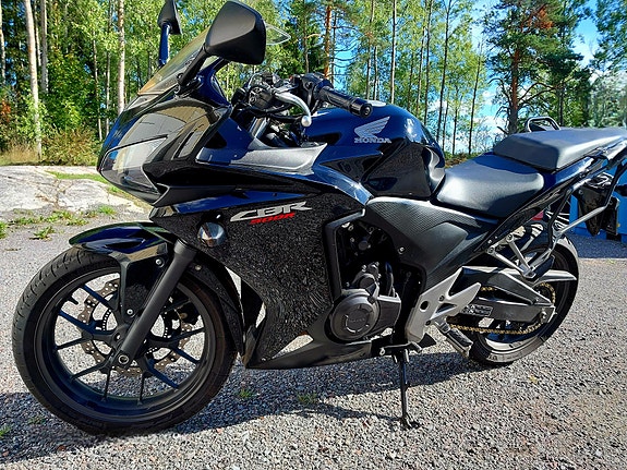 Honda CBR500R 2 of 9