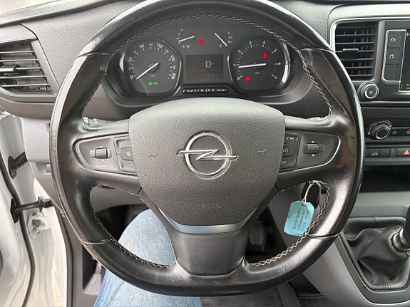 Opel Vivaro 15 of 15