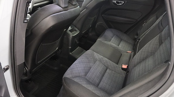 Volvo XC60 11 of 24
