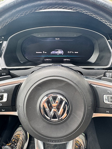 Volkswagen Passat 2 of 30