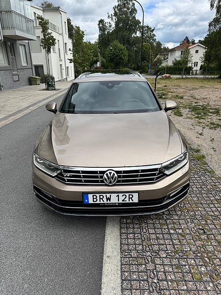Volkswagen Passat 21 of 30