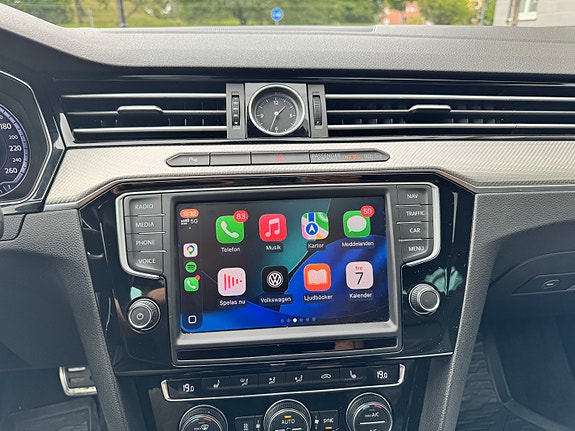 Volkswagen Passat 3 of 30