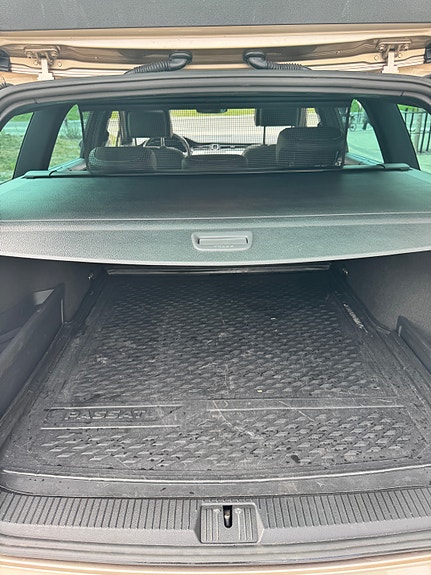 Volkswagen Passat 23 of 30