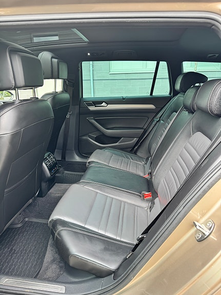 Volkswagen Passat 6 of 30