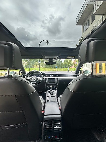 Volkswagen Passat 9 of 30