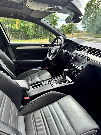 Volkswagen Passat 8 of 30