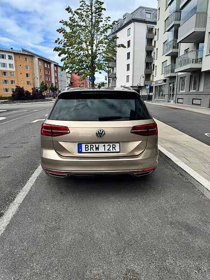 Volkswagen Passat 27 of 30