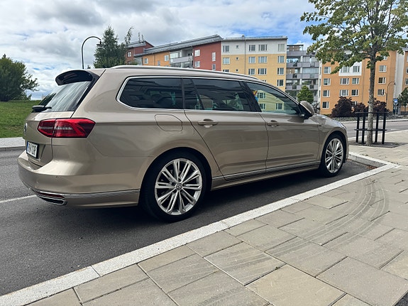 Volkswagen Passat 28 of 30