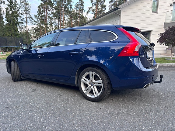 Volvo V60 4 of 5
