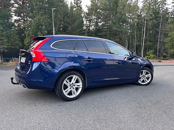 Volvo V60 3 of 5