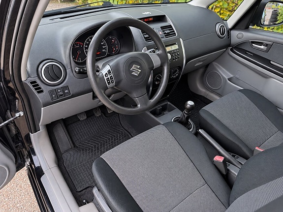 Suzuki SX4 9 of 15