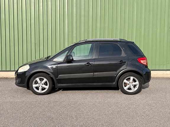 Suzuki SX4 2 of 15