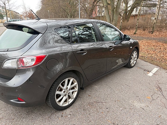 Mazda 3 3 of 4