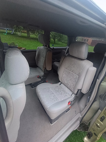 Toyota Previa 7 of 9