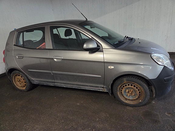 Kia Picanto 2 of 4