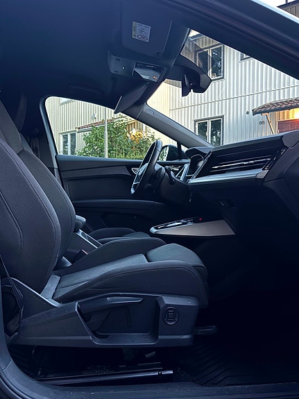 Audi Q4 e-tron 10 of 19