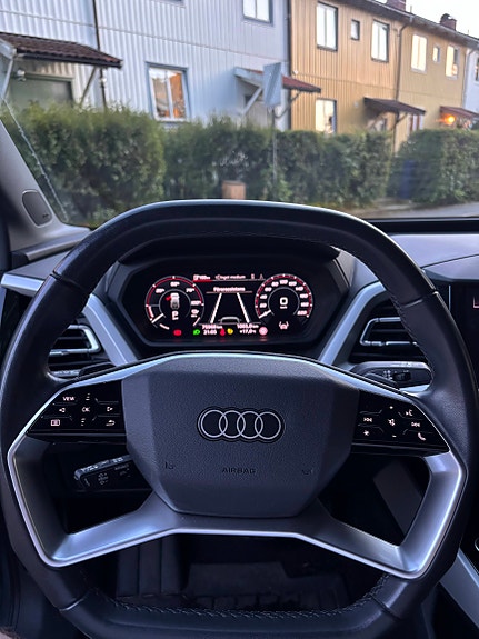 Audi Q4 e-tron 12 of 19