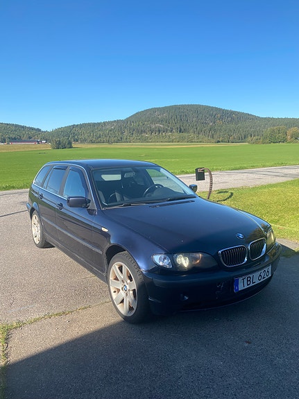 BMW 330xd 2 of 7