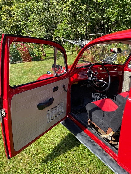 Volkswagen 1300 2 of 9
