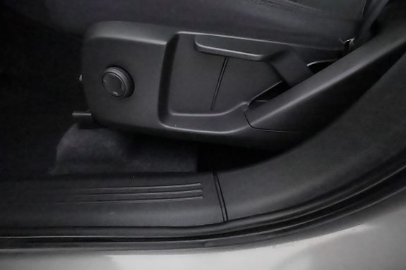 Volvo XC40 15 of 23