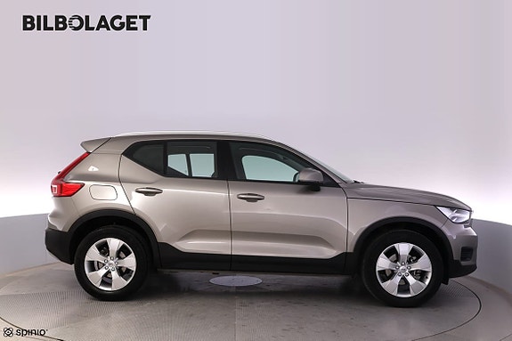 Volvo XC40 5 of 23