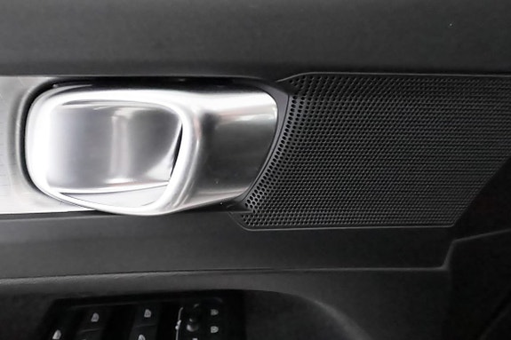 Volvo XC40 11 of 23