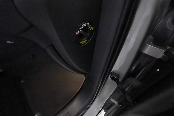 Volvo XC40 17 of 23