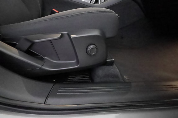 Volvo XC40 16 of 23