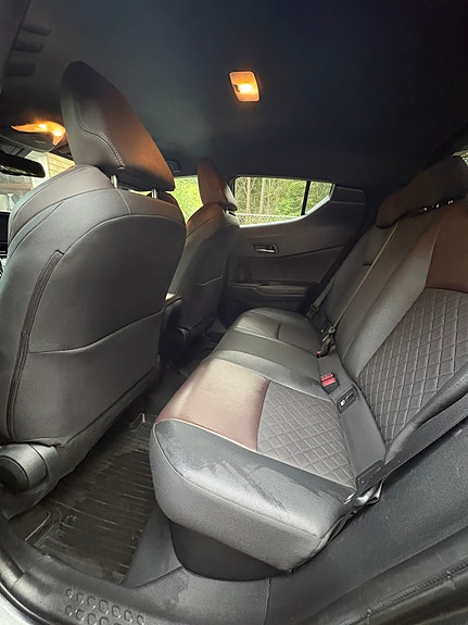 Toyota C-HR 8 of 15