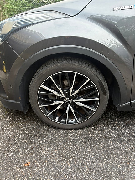 Toyota C-HR 14 of 15
