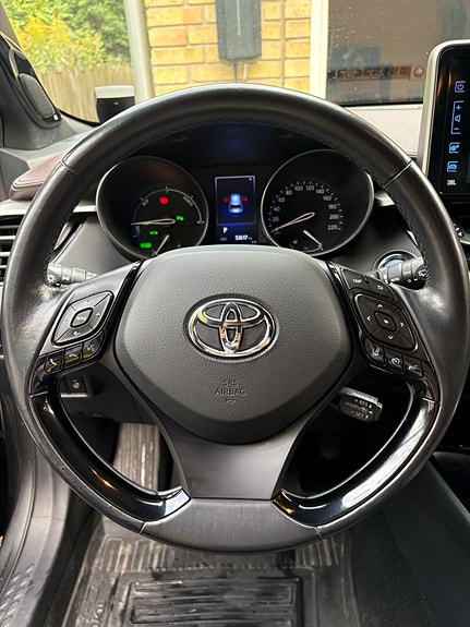 Toyota C-HR 11 of 15