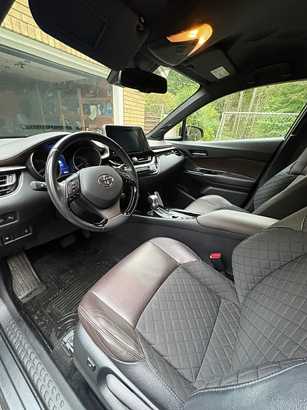 Toyota C-HR 5 of 15