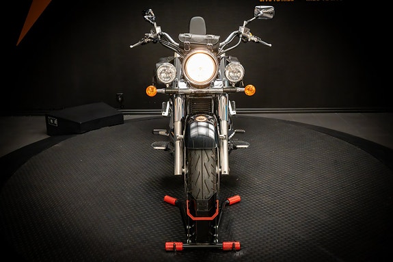 Suzuki VL1500 Intruder 8 of 13